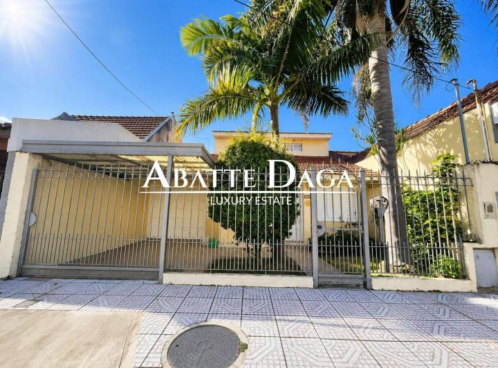 Casa · 151m² · 5 Ambientes · 1 Cochera