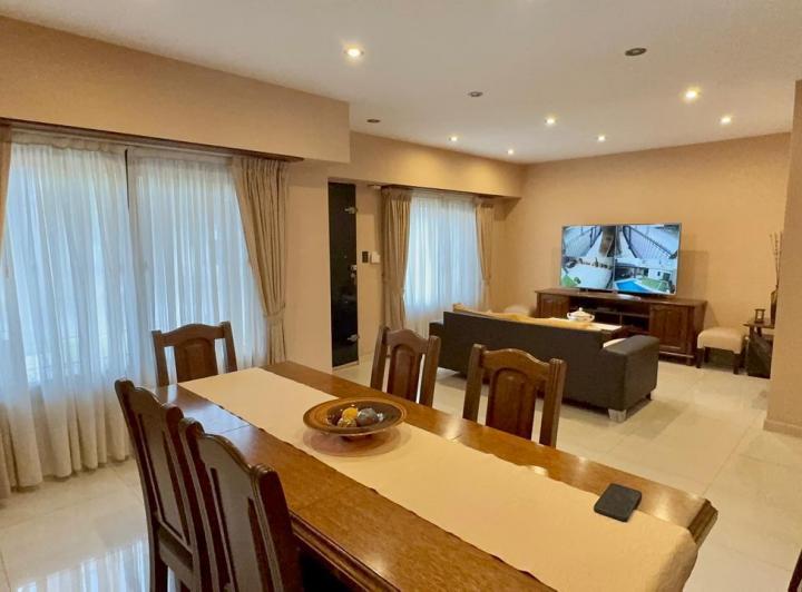 Casa · 184m² · 4 Ambientes · 1 Cochera
