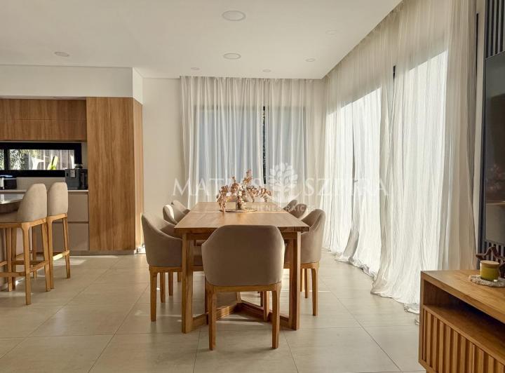 Casa · 150m² · 4 Ambientes · 2 Cocheras