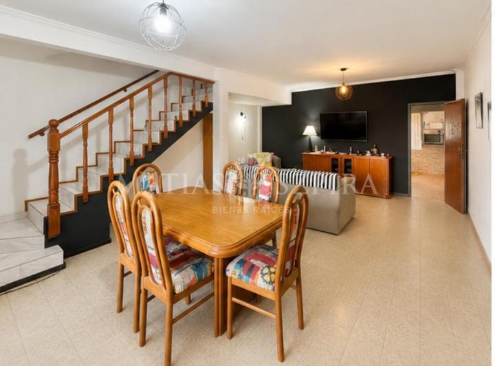 Casa · 131m² · 4 Ambientes · 2 Cocheras