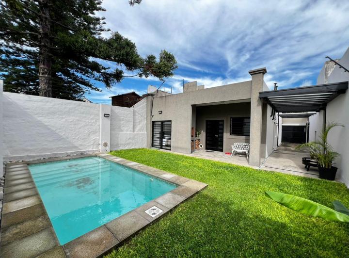 Casa · 89m² · 3 Ambientes · 2 Cocheras
