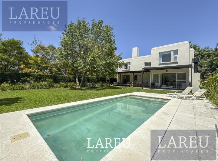 Casa · 170m² · 5 Ambientes · 1 Cochera