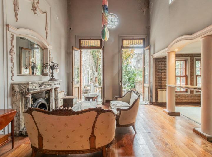Casa · 270m² · 6 Ambientes