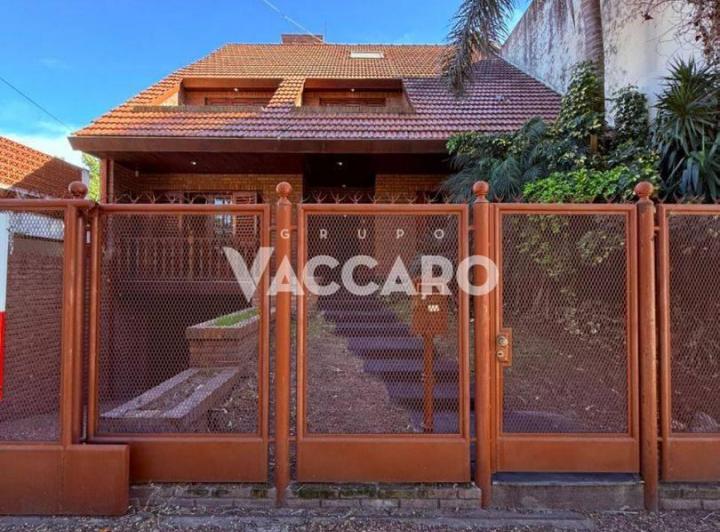 Casa · 360m² · 5 Ambientes · 1 Cochera