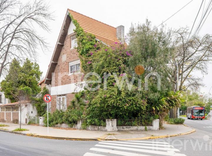 Casa · 195m² · 5 Ambientes · 1 Cochera