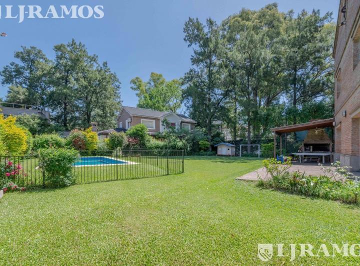 Casa · 234m² · 4 Dormitorios