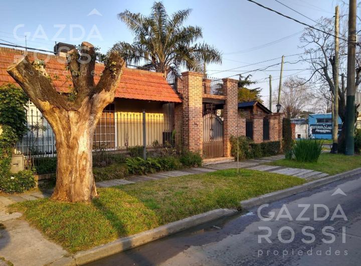 Casa · 114m² · 4 Ambientes · 1 Cochera