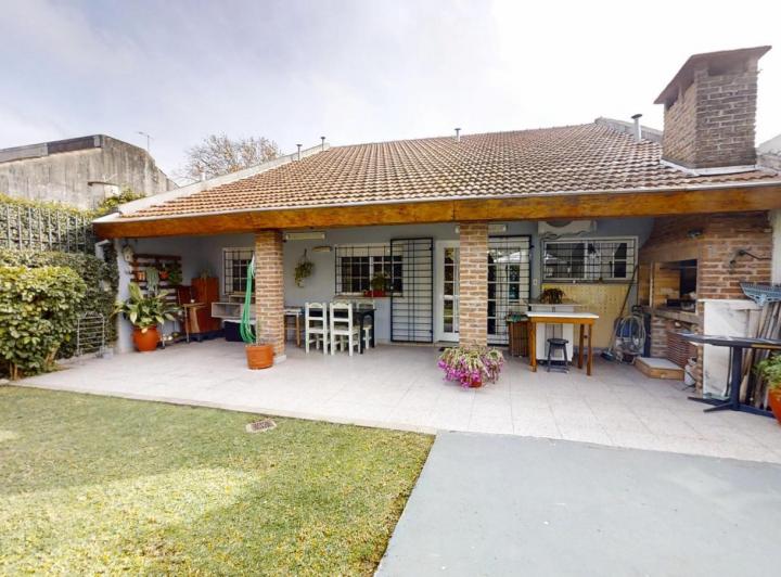 Casa · 154m² · 4 Ambientes · 1 Cochera