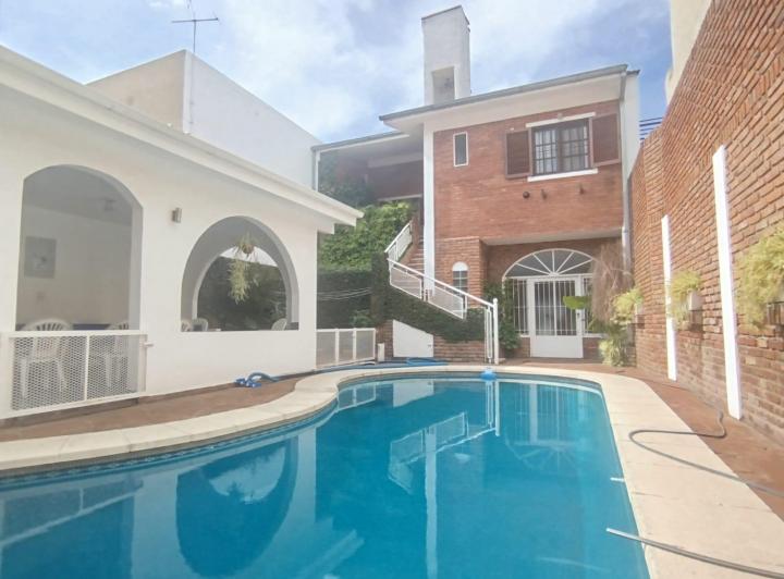 Casa · 266m² · 6 Ambientes