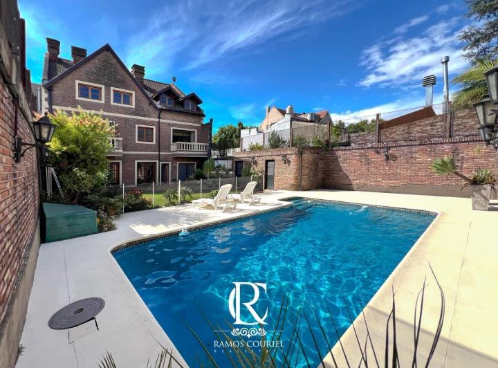 Casa · 650m² · 8 Ambientes · 5 Cocheras