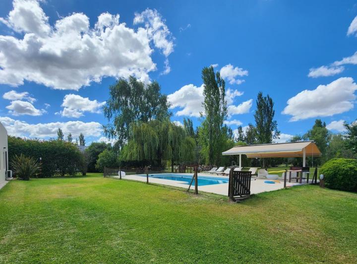 Casa · 140m² · 4 Ambientes · 1 Cochera