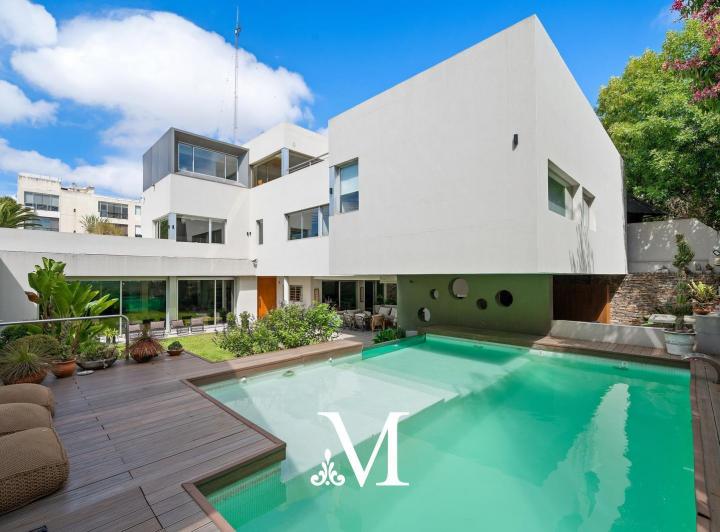 Casa · 631m² · 7 Ambientes · 2 Cocheras