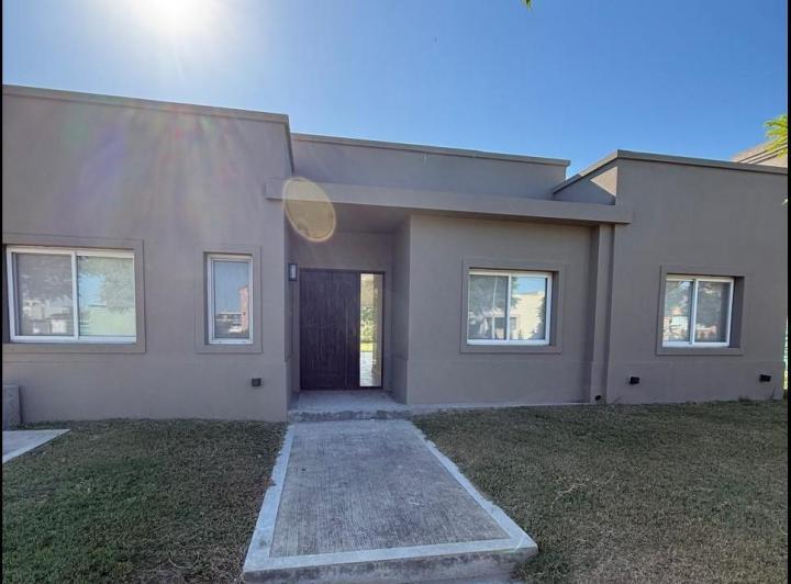Casa · 185m² · 5 Ambientes