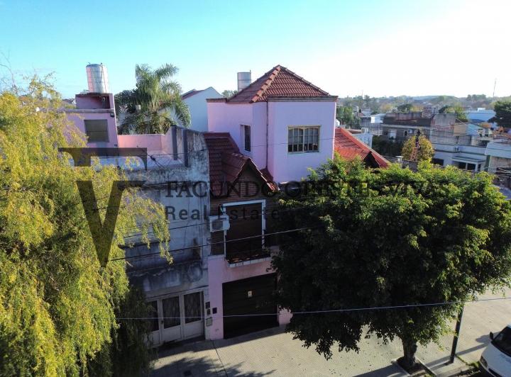 Casa · 169m² · 6 Ambientes · 1 Cochera