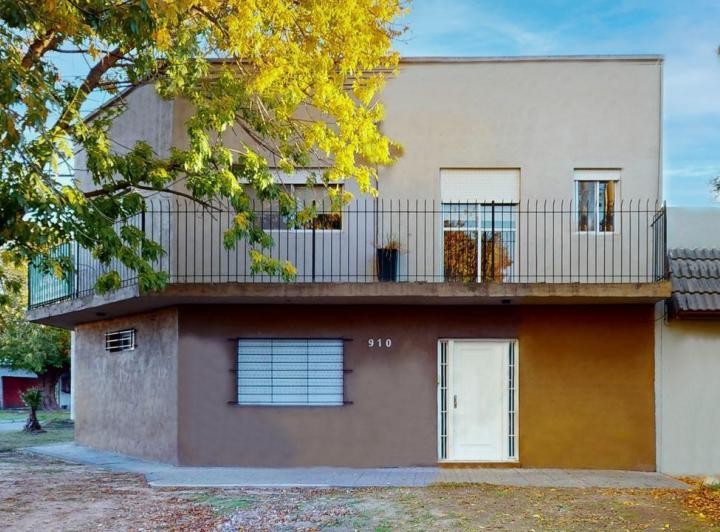 Casa · 160m² · 4 Ambientes · 1 Cochera