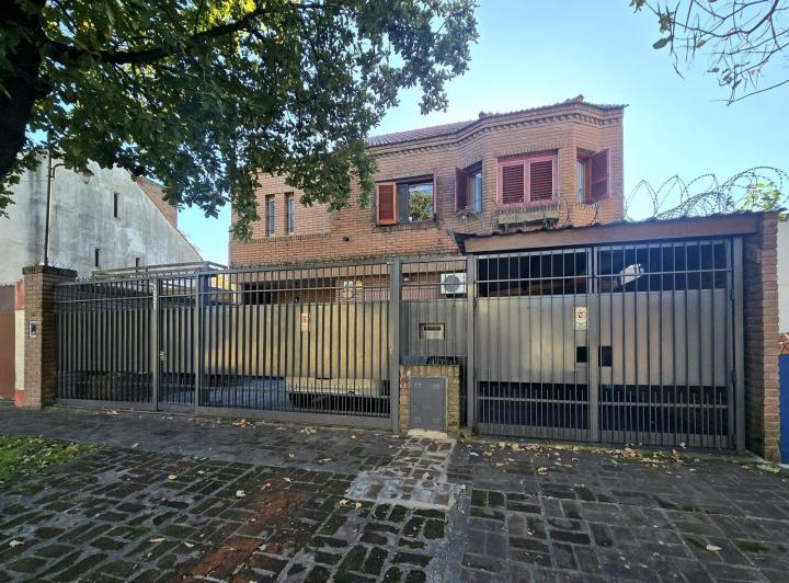 Casa · 265m² · 4 Ambientes · 2 Cocheras