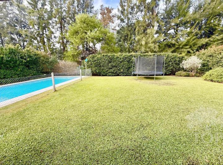 Casa · 165m² · 6 Ambientes · 4 Cocheras