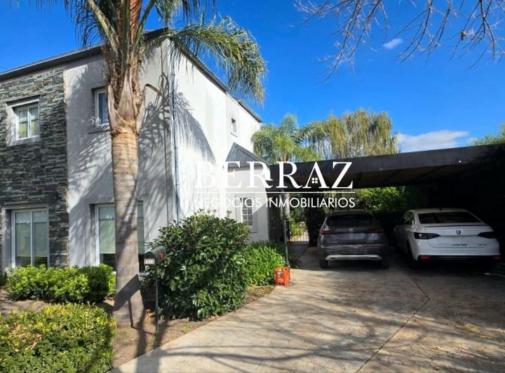 Casa · 220m² · 7 Ambientes · 2 Cocheras