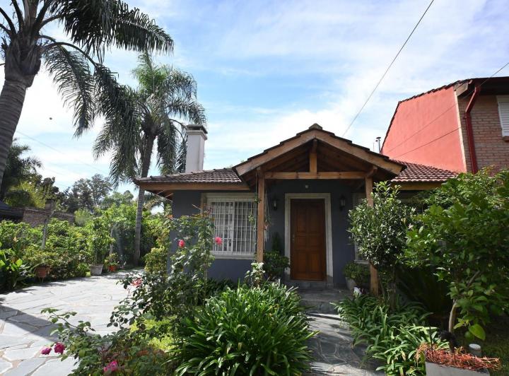 Casa · 144m² · 4 Ambientes · 2 Cocheras