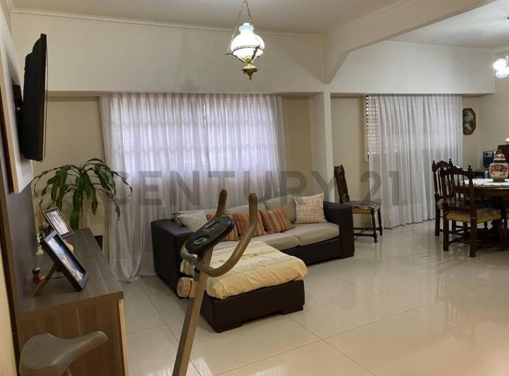 Casa · 290m² · 6 Ambientes