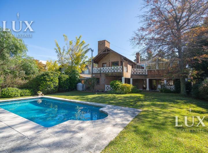 Casa · 530m² · 6 Ambientes · 5 Cocheras