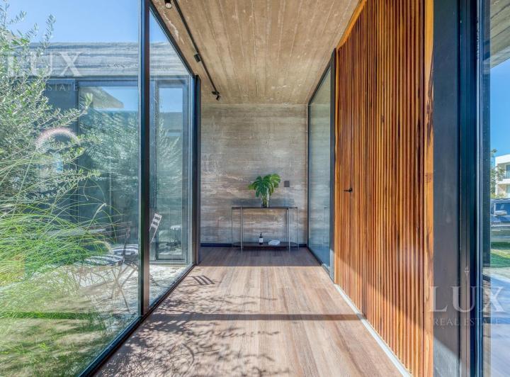 Casa · 215m² · 5 Ambientes · 3 Cocheras