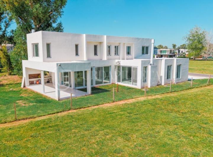 Casa · 303m² · 7 Ambientes