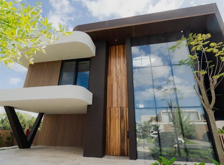 Casa · 550m² · 7 Ambientes · 2 Cocheras