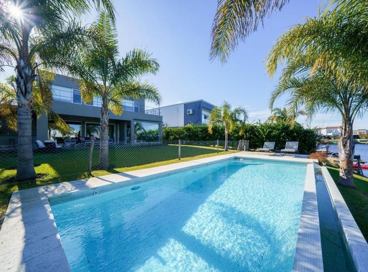 Casa · 274m² · 5 Ambientes · 1 Cochera