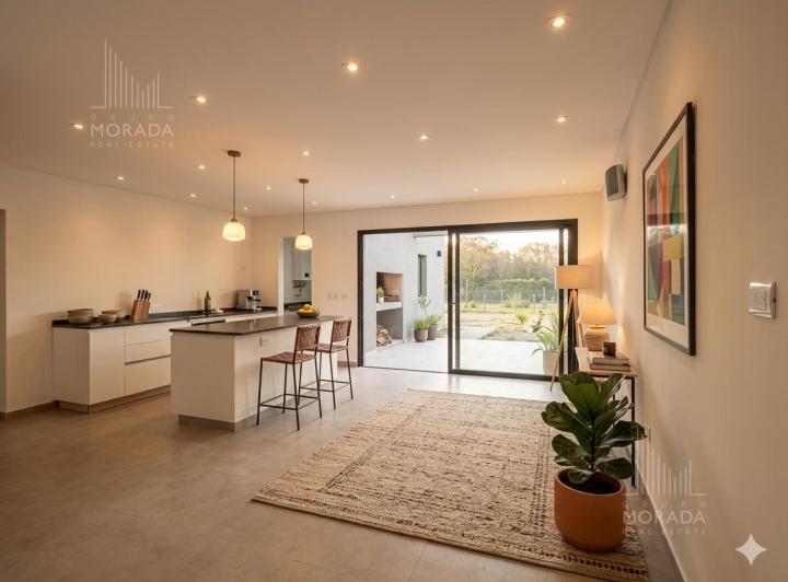 Casa · 580m² · 4 Ambientes · 3 Cocheras