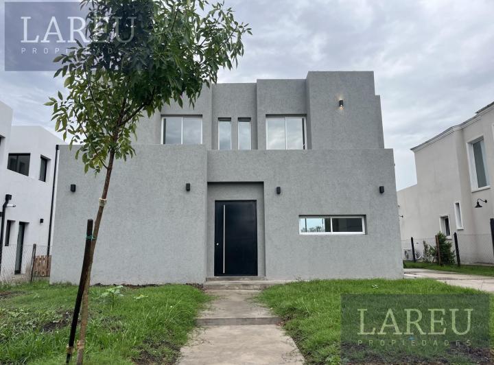 Casa · 188m² · 4 Ambientes · 2 Cocheras