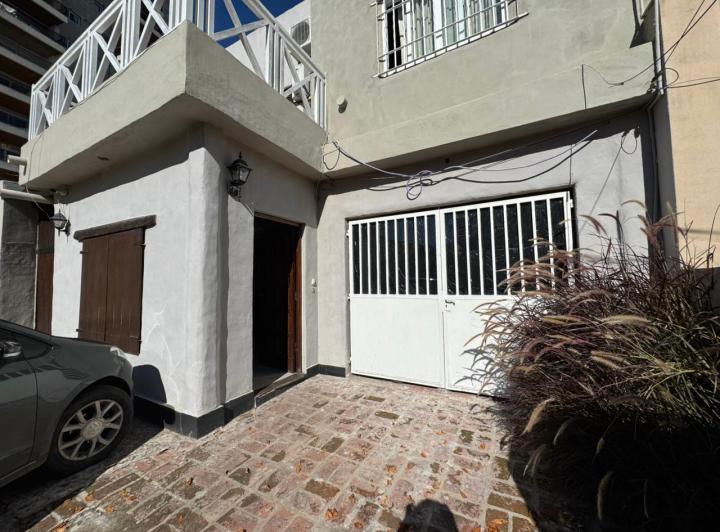 Casa · 440m² · 4 Ambientes · 1 Cochera