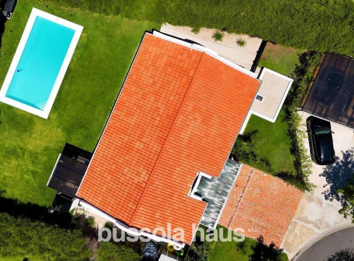 Casa · 140m² · 5 Ambientes · 5 Cocheras