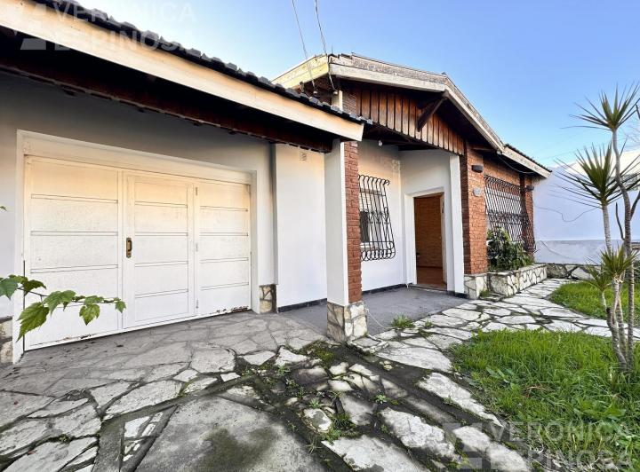 Casa · 106m² · 3 Ambientes · 2 Cocheras