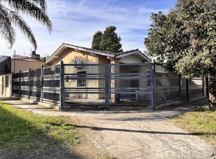 Casa · 140m² · 3 Ambientes · 2 Cocheras