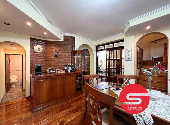 Casa · 151m² · 4 Ambientes · 1 Cochera