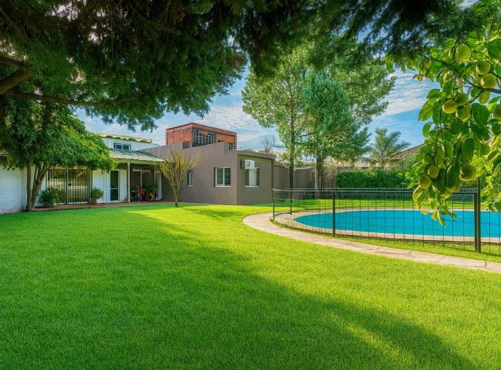 Casa · 100m² · 4 Ambientes · 2 Cocheras