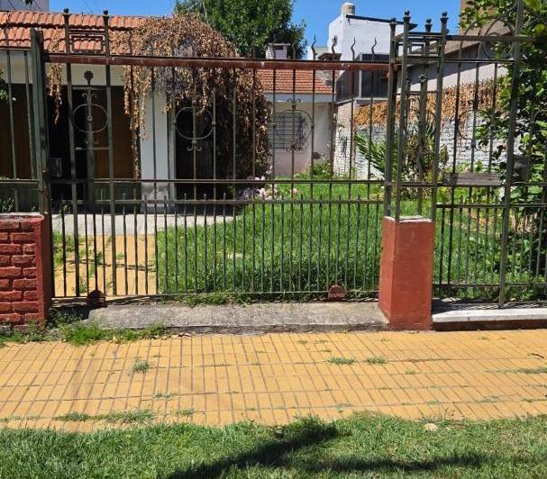 Casa · 148m² · 3 Ambientes · 2 Cocheras