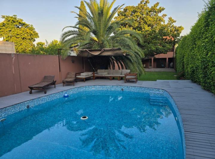 Casa · 237m² · 5 Ambientes · 2 Cocheras