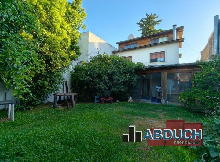 Casa · 160m² · 6 Ambientes · 1 Cochera