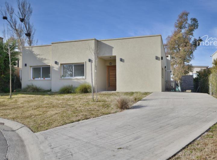 Casa · 108m² · 3 Dormitorios · 1 Cochera