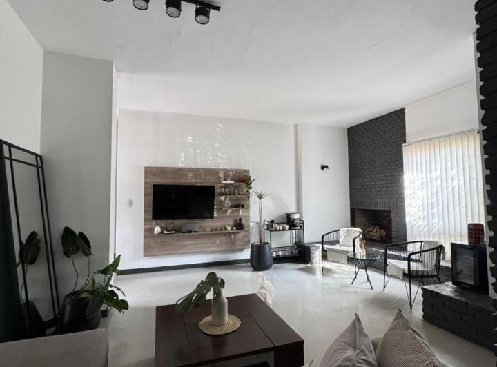Casa · 150m² · 3 Ambientes · 1 Cochera