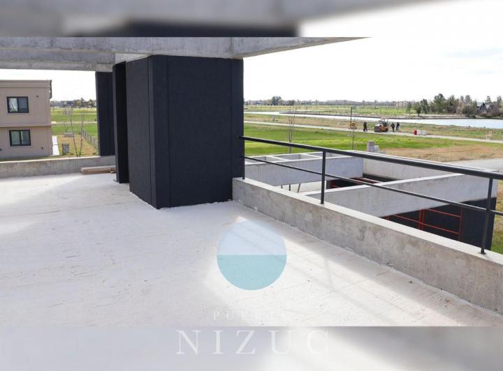 Casa · 196m² · 4 Ambientes · 1 Cochera