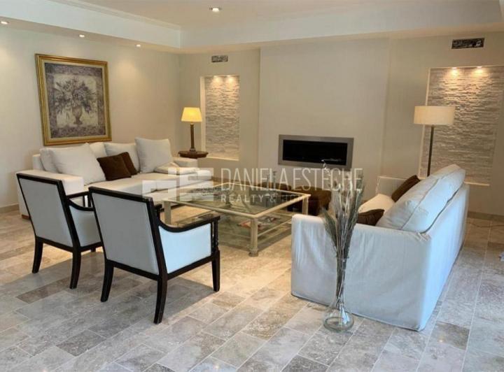 Casa · 510m² · 7 Ambientes · 2 Cocheras