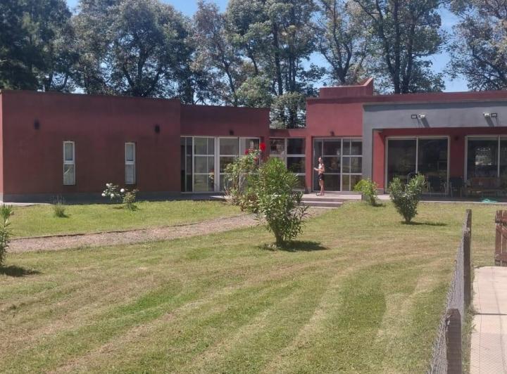 Casa · 232m² · 6 Ambientes · 4 Cocheras