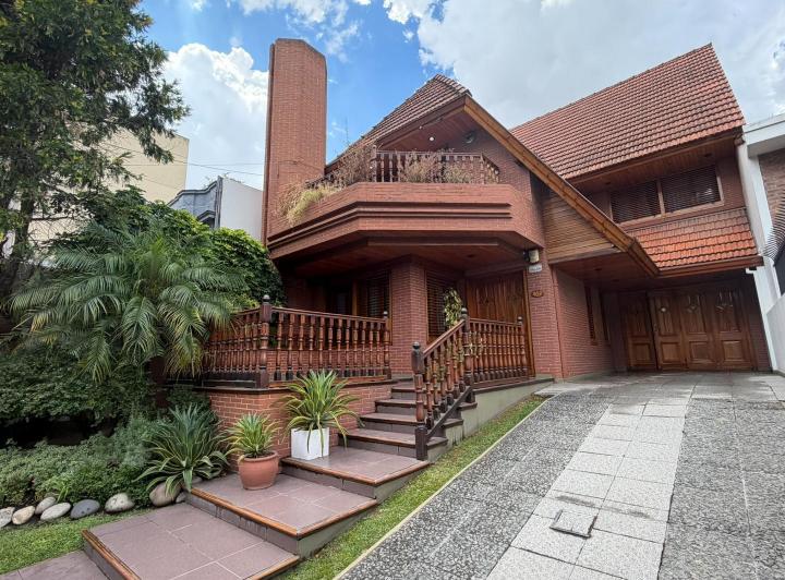Casa · 531m² · 5 Ambientes · 4 Cocheras