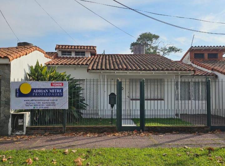 Casa · 95m² · 5 Ambientes · 2 Cocheras