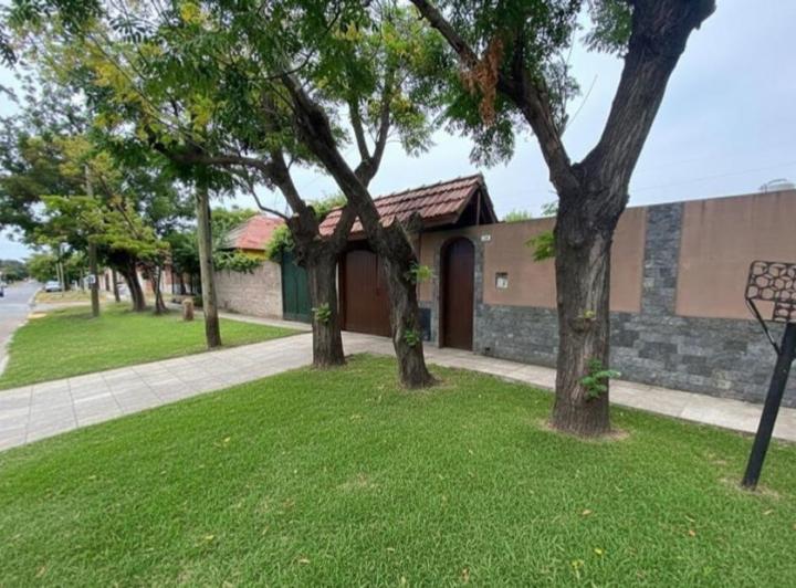 Casa · 120m² · 4 Ambientes · 2 Cocheras