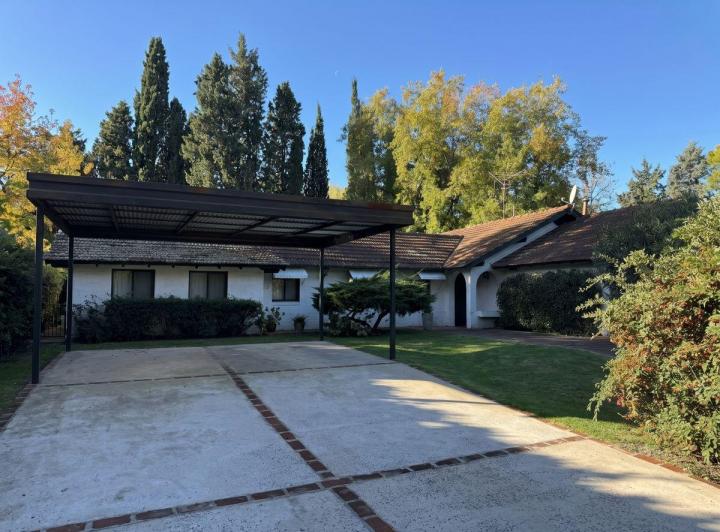 Casa · 190m² · 5 Ambientes · 2 Cocheras