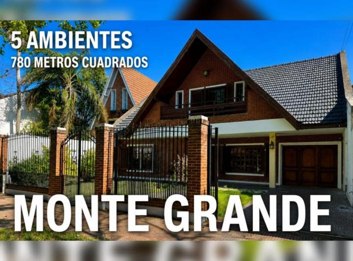 Casa · 270m² · 6 Ambientes · 3 Cocheras
